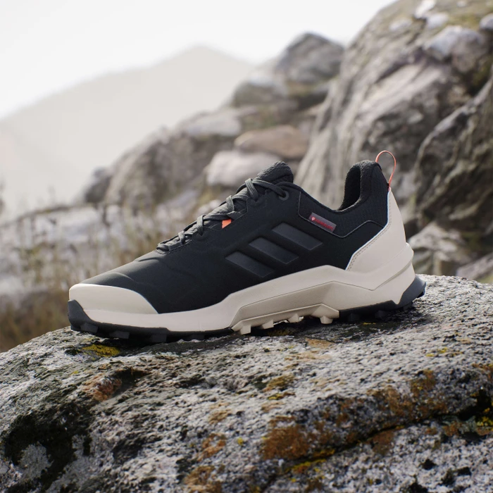 adidas Terrex AX4 Beta Cold.RDY core black/carbon/semi impact orange (Herren)