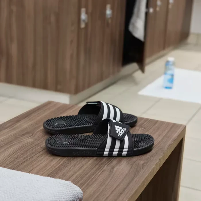 adidas Adissage core black/cloud white