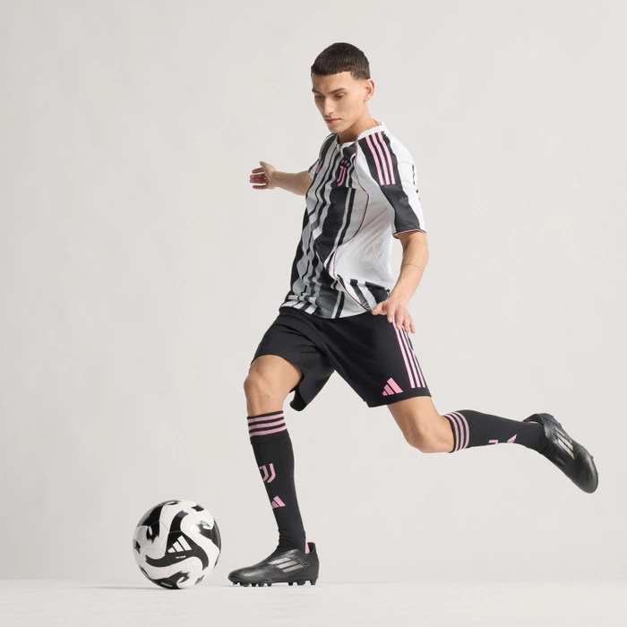 adidas Juventus Turin Authentic 2025/2026 Heimtrikot schwarz/weiß (Herren)