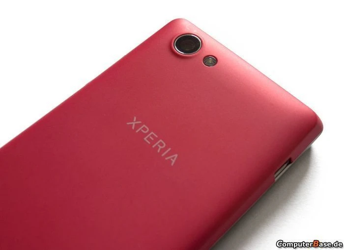 Sony Xperia J rosa