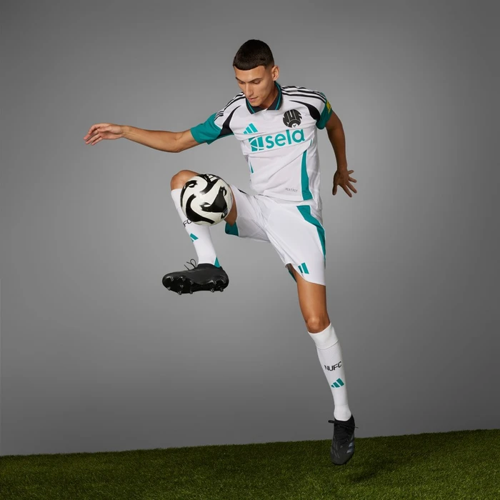 adidas Newcastle United FC Authentic 2024/2025 Ausweichtrikot white/eqt green (Herren)
