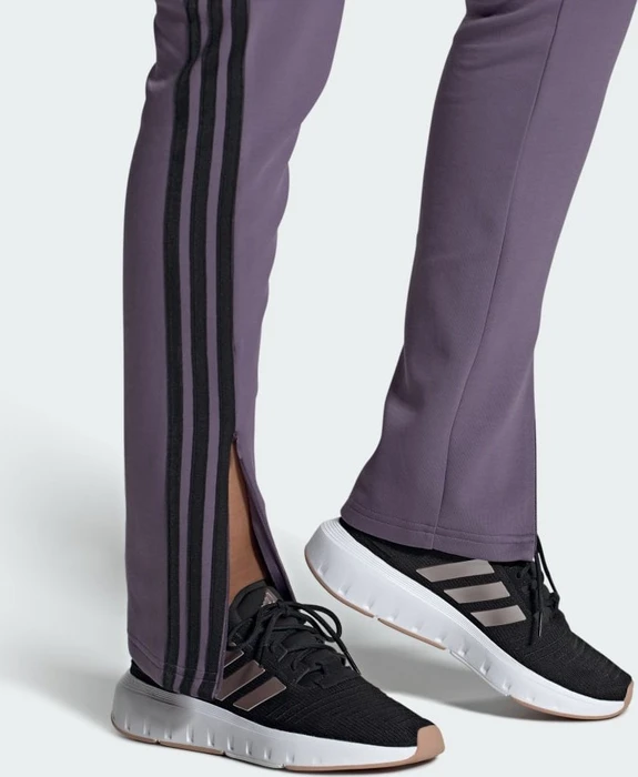 adidas Swift Run core black/champagne met./cloud white (Damen)