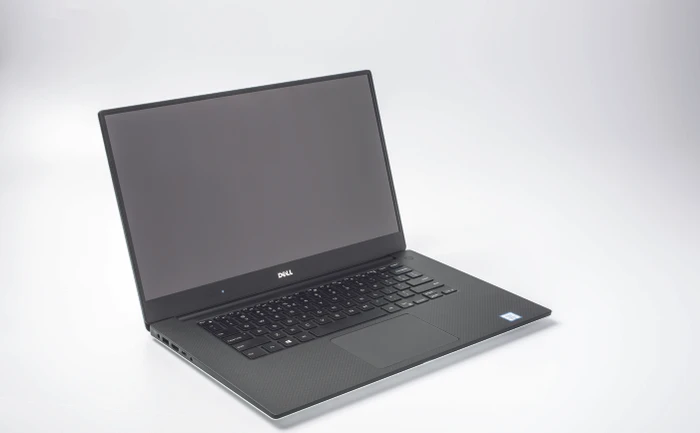Dell Precision 5520, Core i7-7820HQ, 16GB RAM, 512GB SSD, Quadro M1200, DE