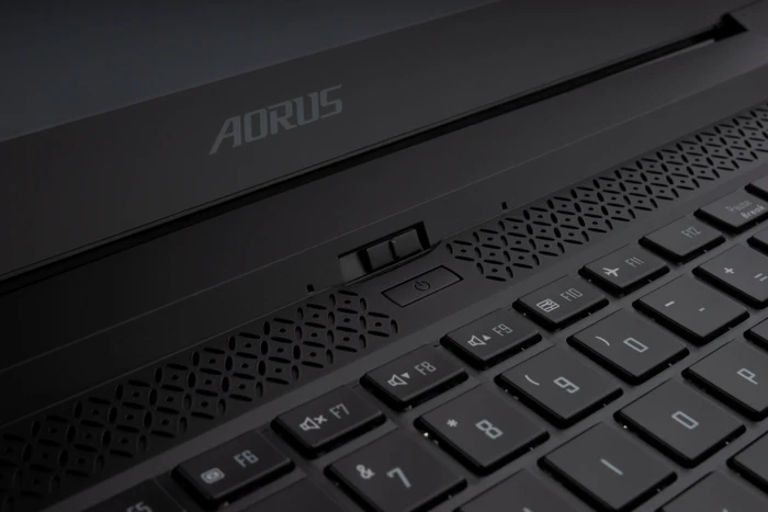 GIGABYTE AORUS 15P, Core i7-11800H, 32GB RAM, 1TB SSD, GeForce RTX 3080, UK
