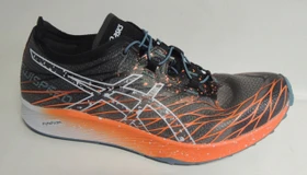 Asics Fujispeed black/nova orange (Damen)