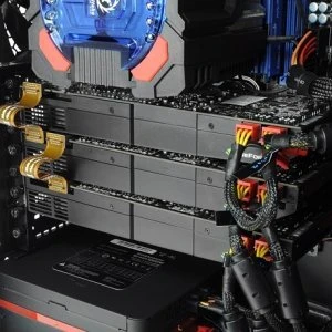 Thermaltake Armor Revo, Acrylfenster