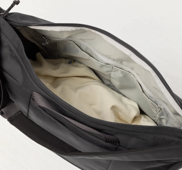 Fjällräven Färden Crossbody Umhängetasche coal black