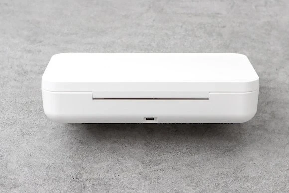 Samsung ITFIT UV-Desinfektionsbox mit induktiver Ladefunktion weiß