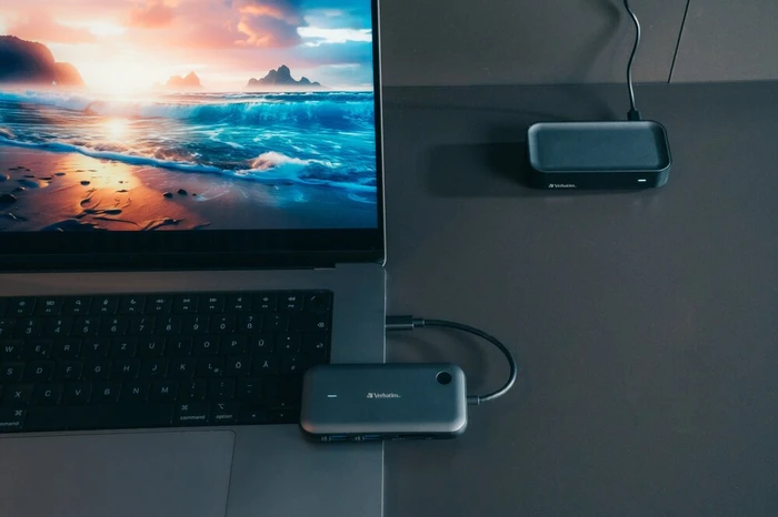 Verbatim WDA-01 USB-C Wireless Display Adapter with Hub, USB-C 3.0 (Stecker)