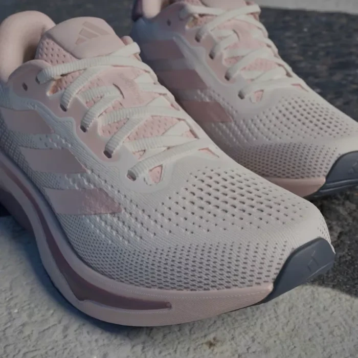 adidas Supernova Solution off white/sandy pink metallic/sandy pink (Damen)