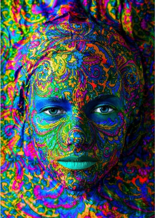 ENJOY Puzzle Woman with Color Art Makeup