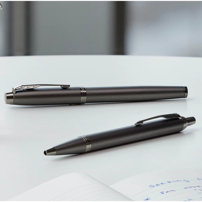 Parker IM Monochrome Kugelschreiber gun metal stainless steel, Geschenkbox