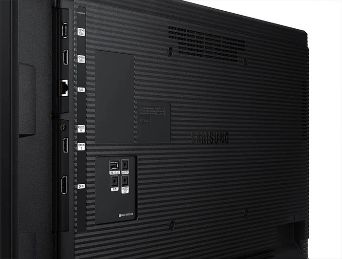 Samsung QM32R-A, 31.5"