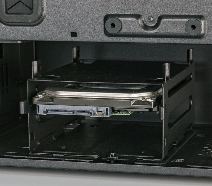 Cooler Master Silencio S400, schallgedämmt