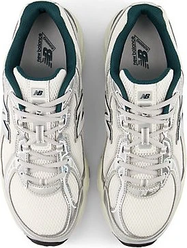 New Balance 740 medusa green