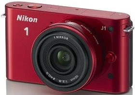 Nikon 1 J1 rot mit Objektiv 1 NIKKOR 10mm 2.8