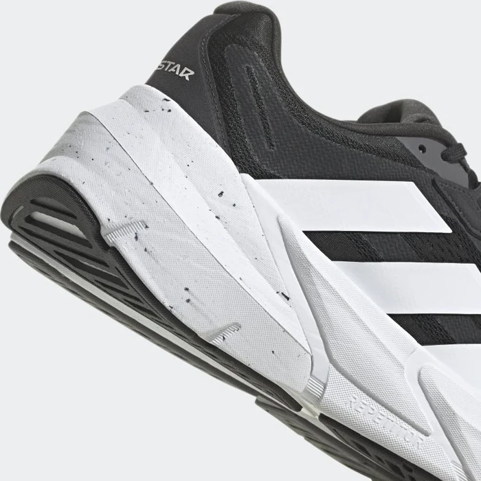 adidas Adistar core black/cloud white/grey five (Herren)