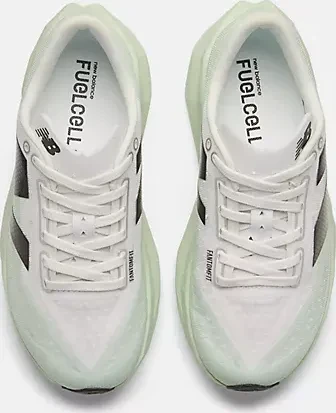 New Balance FuelCell Rebel v4 clay ash/white/black (Damen)