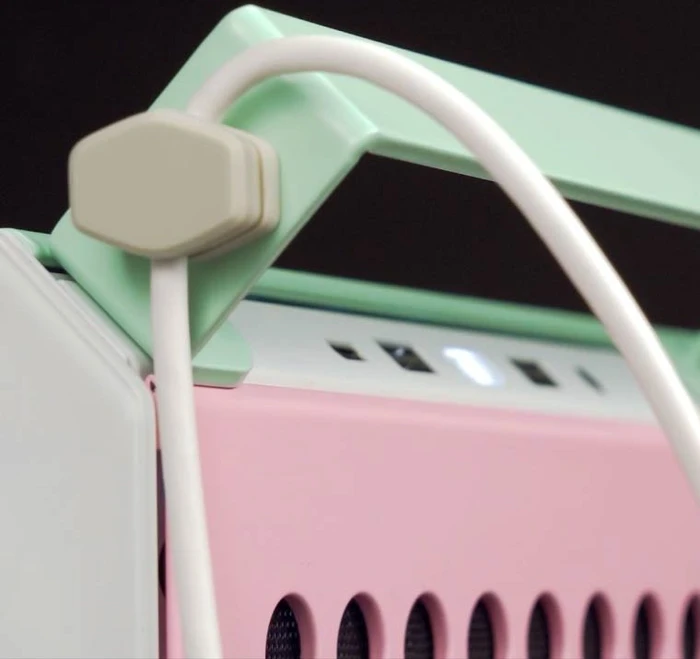 Cooler Master Qube 500 Flatpack Macaron Edition, Glasfenster