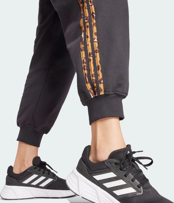 adidas Essentials 3-Streifen Animal-Print Trainingshose 7/8 schwarz (Damen)
