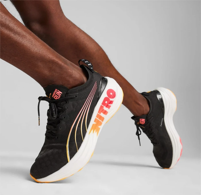 Puma ForeverRun NITRO puma black/sun stream/sunset glow (Herren)