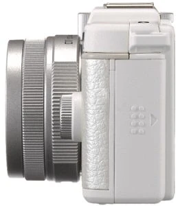 Pentax Q weiß mit Objektiv Q 02 Standard Zoom 5-15mm 2.8-4.5 AL