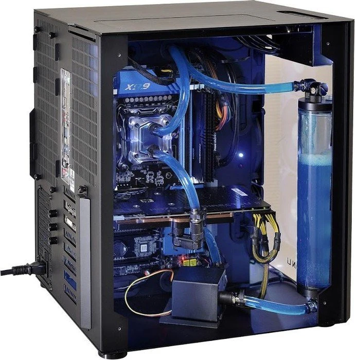 Lian Li PC-O8 schwarz, Glasfenster, RGB-Beleuchtung