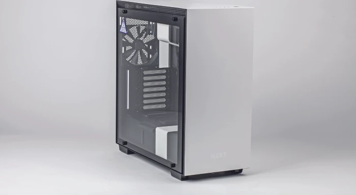NZXT H700i weiß, Glasfenster