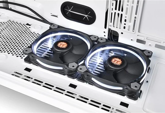 Thermaltake View 71 TG Snow, Glasfenster