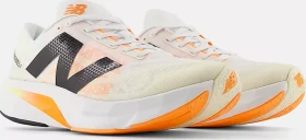 New Balance FuelCell Rebel v4 white/angora/hot mango (Herren)