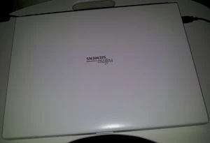 Fujitsu Amilo Pa3553, Turion X2 RM-70, 3GB RAM, 320GB HDD, Mobility Radeon HD 3470, DE