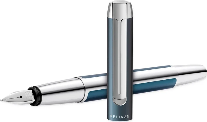 Pelikan Pura P40 petrolblau/silber, rechte Hand, mittel, Geschenkbox
