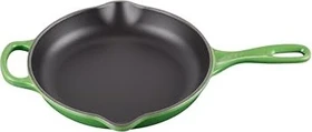 Le Creuset Signature Gusseisen Brat-/Servierpfanne rund 23cm bamboo green