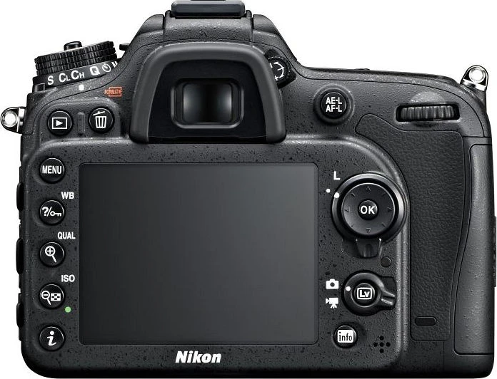 Nikon D7100 mit Objektiv AF-S DX 18-200mm 3.5-5.6 G ED II VR