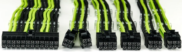 Cooler Master Sleeved Extension Cable Kit, 30cm, schwarz/grün