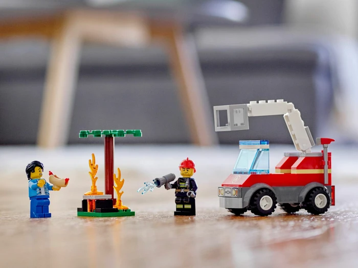 LEGO City Feuerwehr - Feuerwehr beim Grillfest