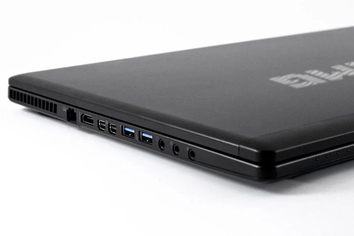 Schenker XMG C703-8UV, Core i7-4700MQ, 8GB RAM, 500GB HDD, GeForce GTX 765M, DE