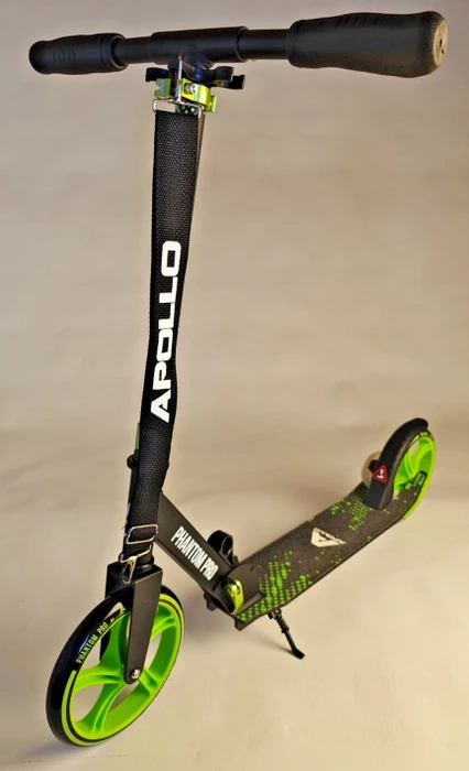 Apollo Phantom Pro City Scooter grün