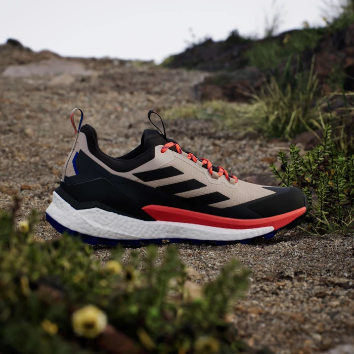 adidas Terrex Free Hiker 2.0 Low GTX wonder beige/core black/semi impact orange (Herren)