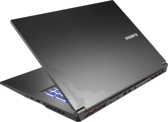 GIGABYTE G7, Core i5-12500H, 16GB RAM, 1TB SSD, GeForce RTX 3060, DE