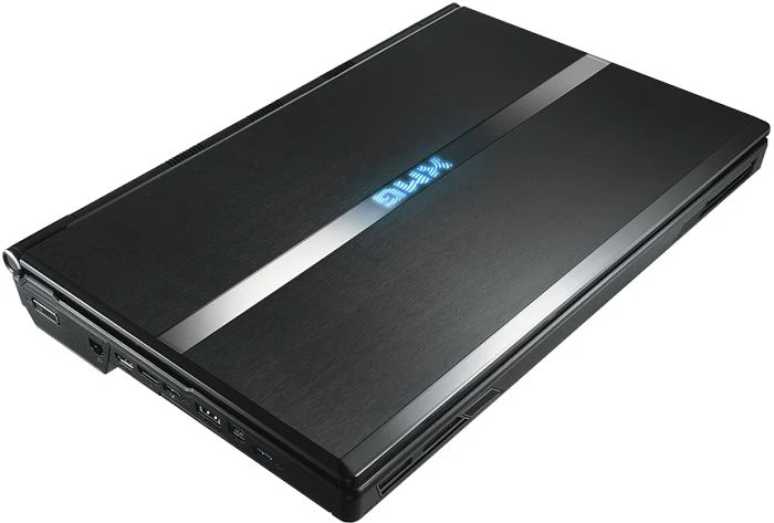 Schenker XMG U702-3EL, Core i7-3930K, 8GB RAM, 1TB SSD, 2x GeForce GTX 780M, DE