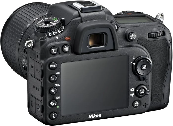 Nikon D7100 mit Objektiv AF-S DX 18-105mm 3.5-5.6 G ED VR