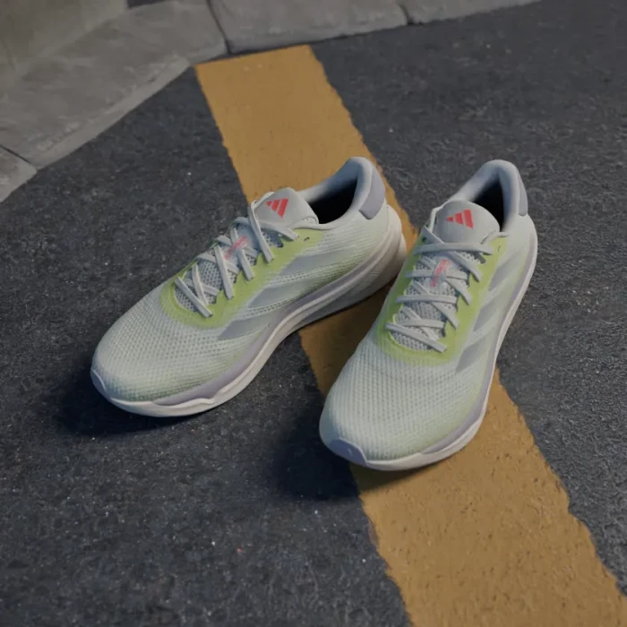 adidas Supernova Stride off white/silver metallic/pulse lime (Damen)