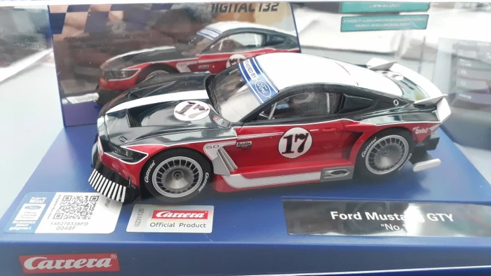 Carrera Digital 132 Ford Mustang GTY No.17