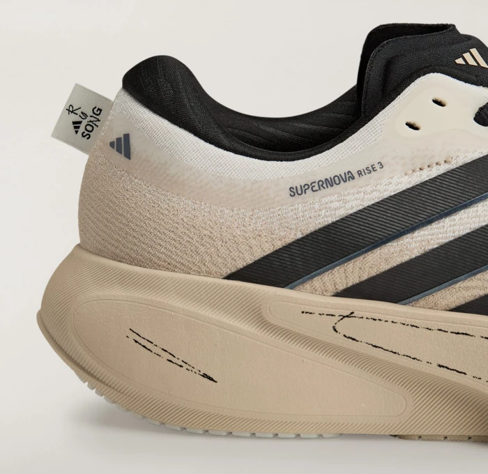 adidas Supernova Rise 3 off white/core black/onix (Damen)