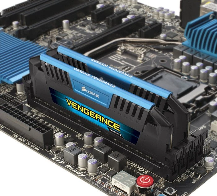 Corsair Vengeance Pro blau UDIMM 32GB Kit, DDR3-1600, CL9-9-9-24