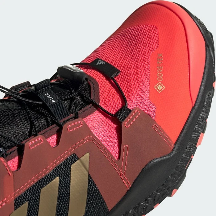 adidas Terrex Skychaser GTX signal pink/copper metallic/core black (Herren)