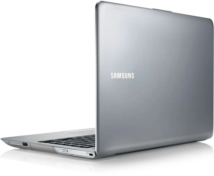 Samsung 535U4C, silber, A6-4455M, 8GB RAM, 500GB HDD, Radeon HD 7550M, DE