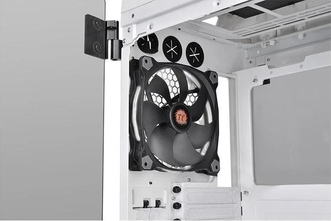 Thermaltake View 71 TG Snow, Glasfenster