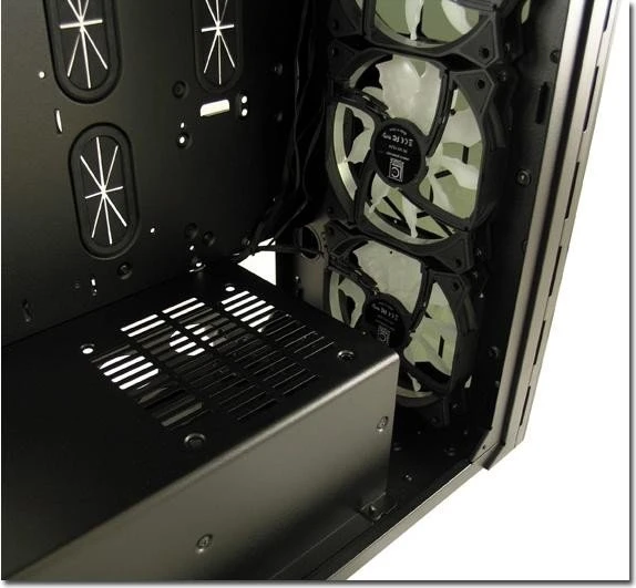 LC-Power Gaming 991B Lighthouse, Glasfenster